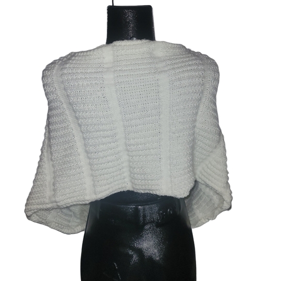White Handmade Knit Bolero with Rope Tie at front L - Picture 3 of 4